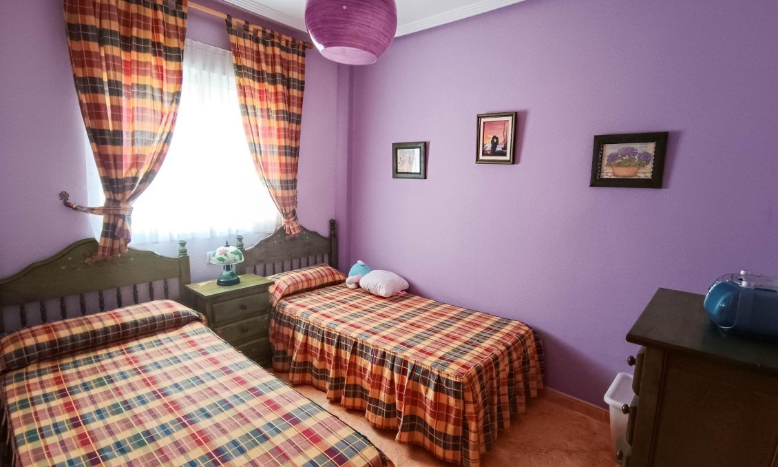 Resale - Bungalow -
Torrevieja - Parque Acuático - Sector 25