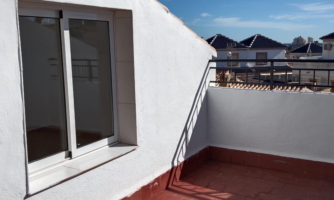 Segunda mano - Town House -
Torrevieja - Los Balcones