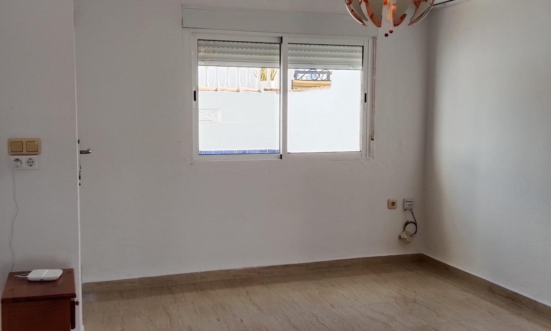 Segunda mano - Town House -
Torrevieja - Los Balcones