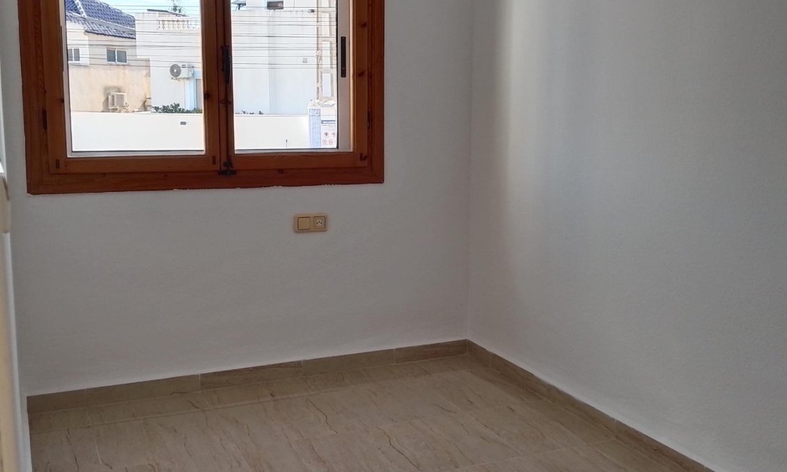 Segunda mano - Town House -
Torrevieja - Los Balcones
