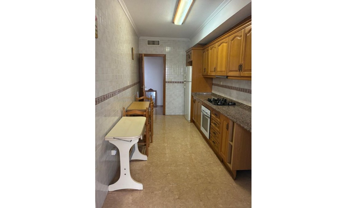 Segunda mano - Apartamento -
Almoradí - Centro