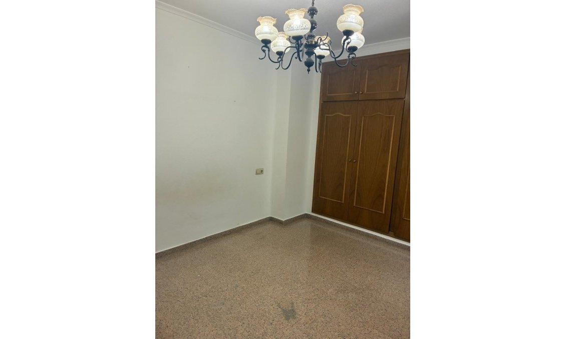 Segunda mano - Apartamento -
Almoradí - Centro