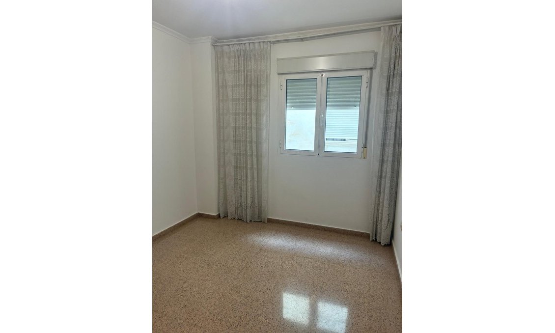 Segunda mano - Apartamento -
Almoradí - Centro