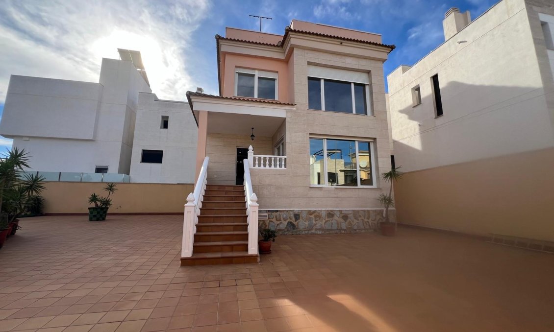 Segunda mano - Villa -
Orihuela Costa - Villamartín-las Filipinas