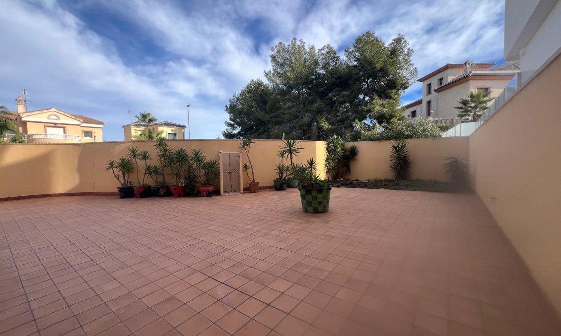 Segunda mano - Villa -
Orihuela Costa - Villamartín-las Filipinas