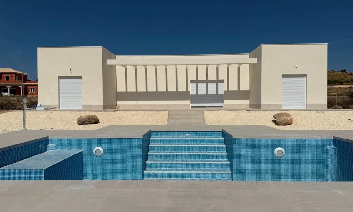 Obra nueva - Villa -
Pinoso - Camino Del Prado