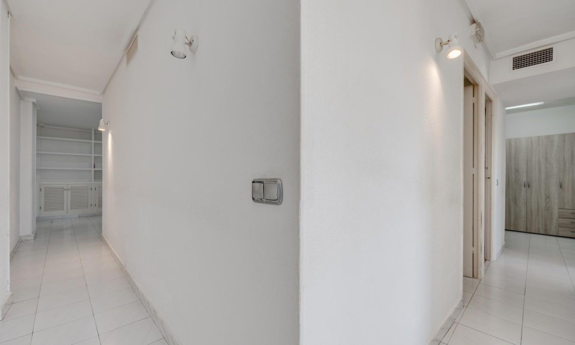 Használt Ingatlanok - Apartman -
Torrevieja - Centrum