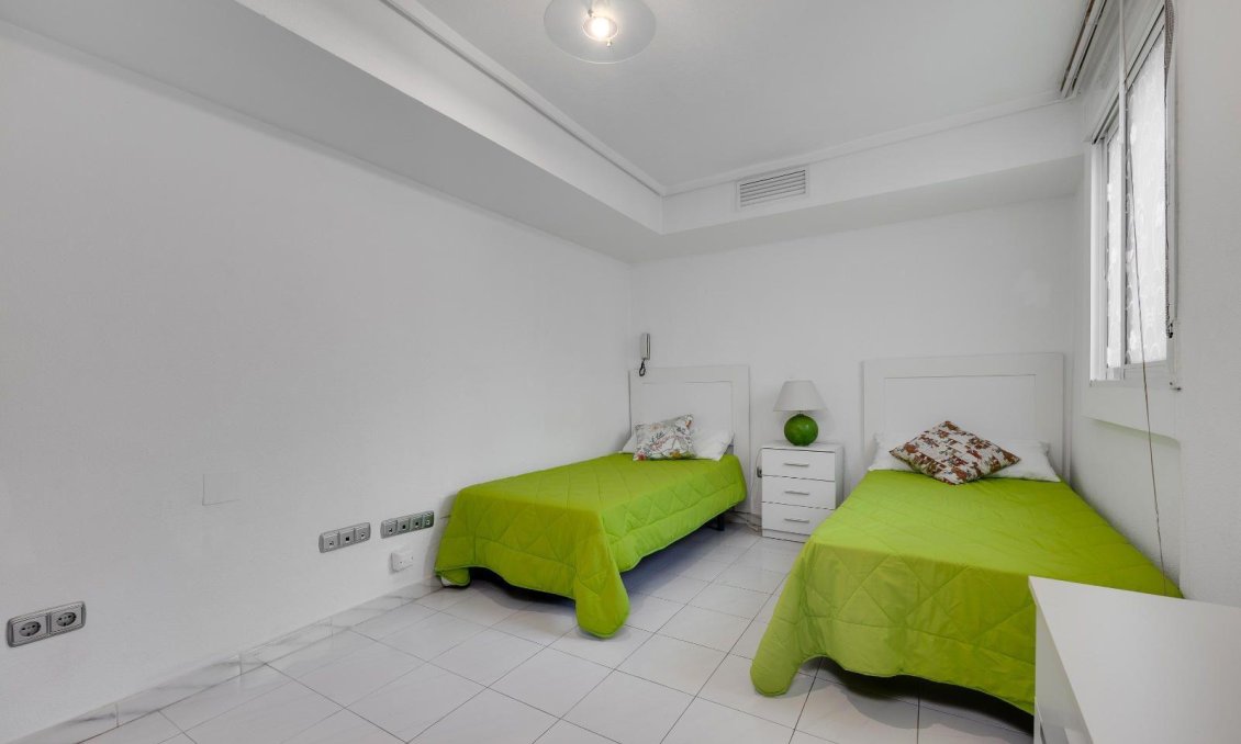 Használt Ingatlanok - Apartman -
Torrevieja - Centrum