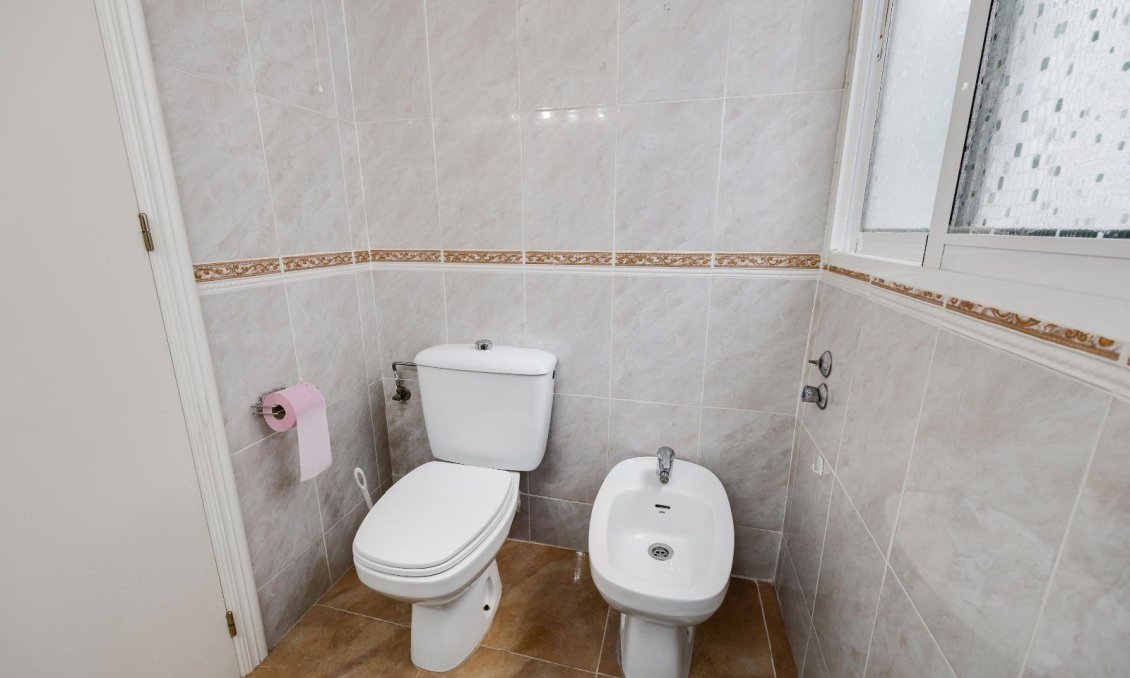 Használt Ingatlanok - Apartman -
Torrevieja - Centrum