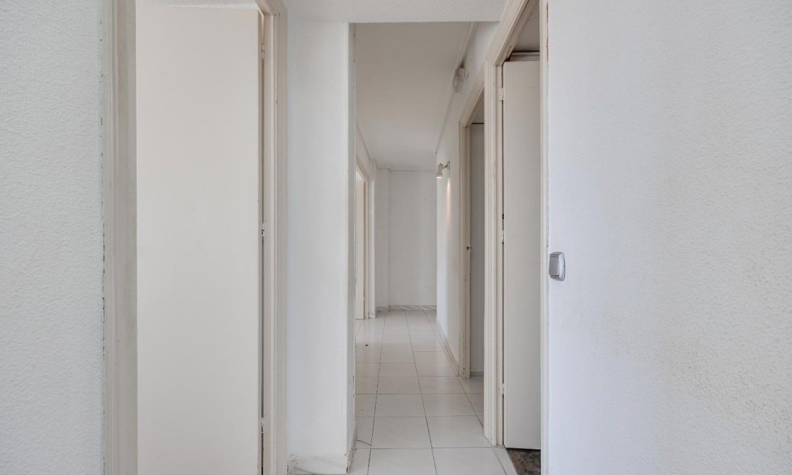 Használt Ingatlanok - Apartman -
Torrevieja - Centrum