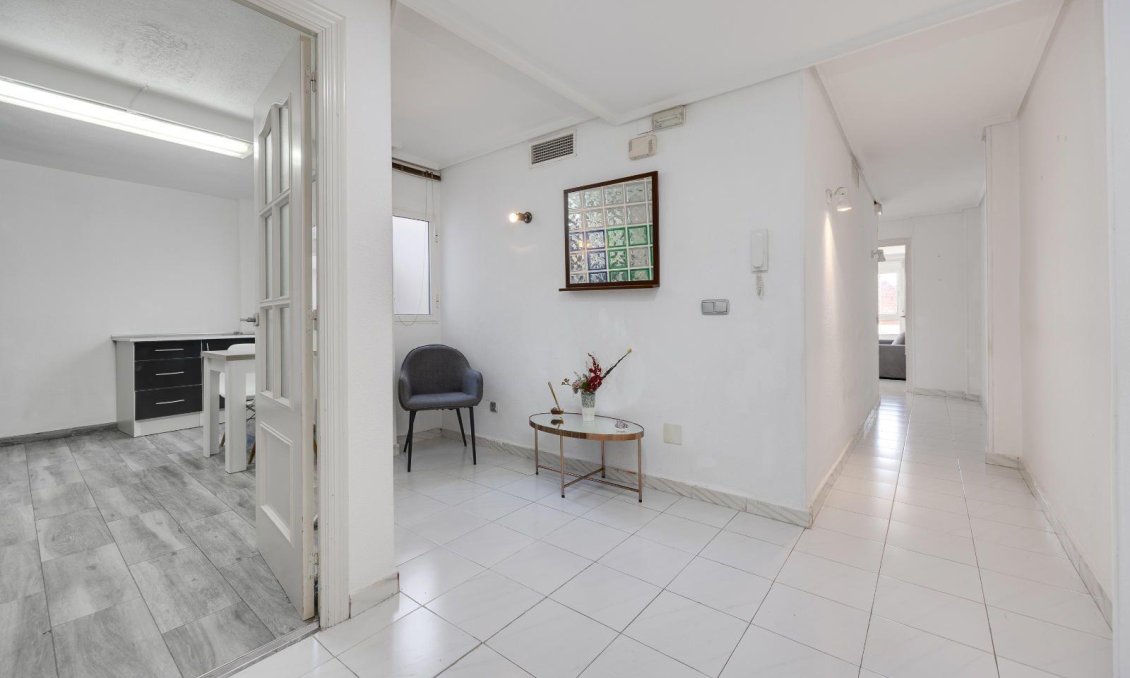Használt Ingatlanok - Apartman -
Torrevieja - Centrum