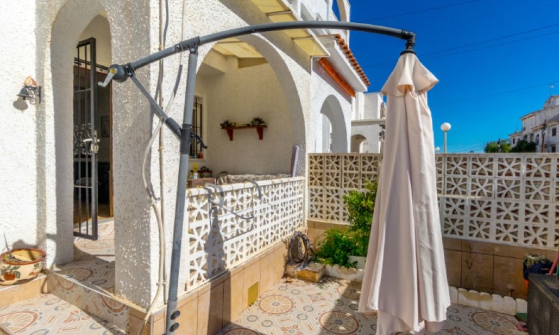 Használt Ingatlanok - Sorház -
Torrevieja - Costa Blanca