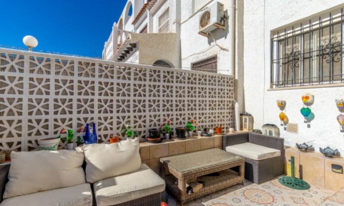 Használt Ingatlanok - Sorház -
Torrevieja - Costa Blanca