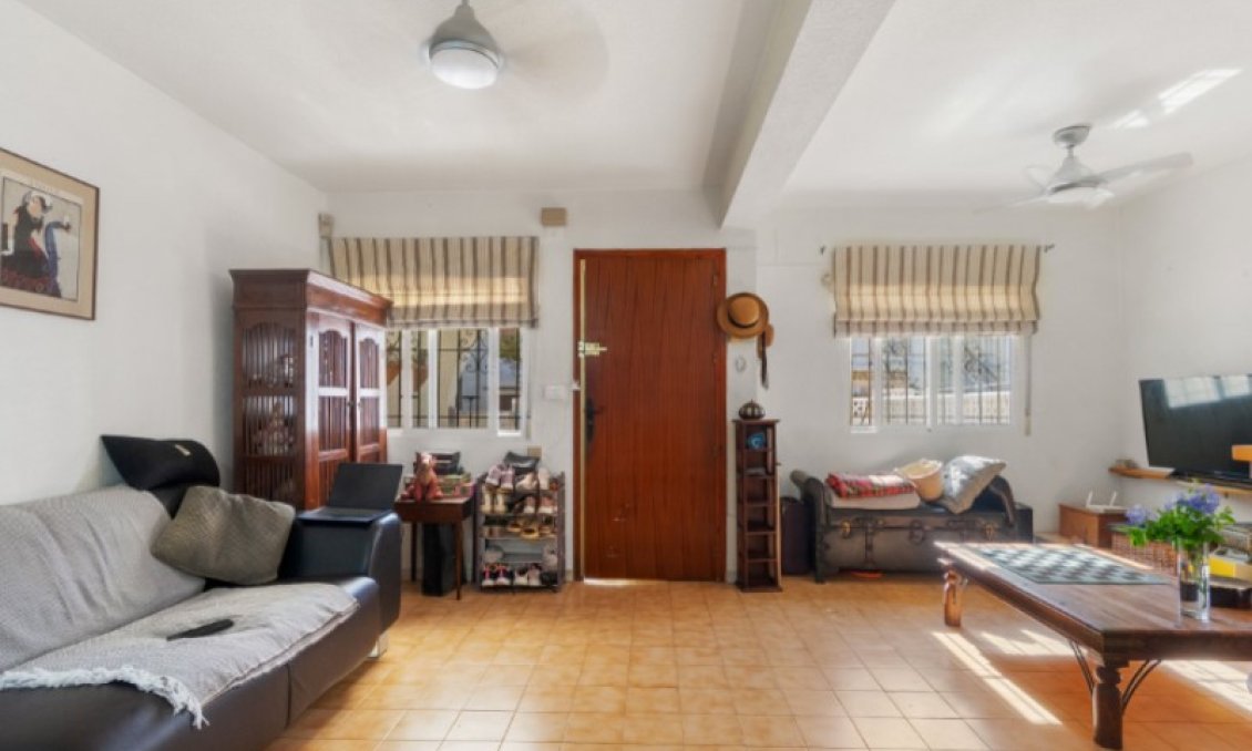 Használt Ingatlanok - Sorház -
Torrevieja - Costa Blanca