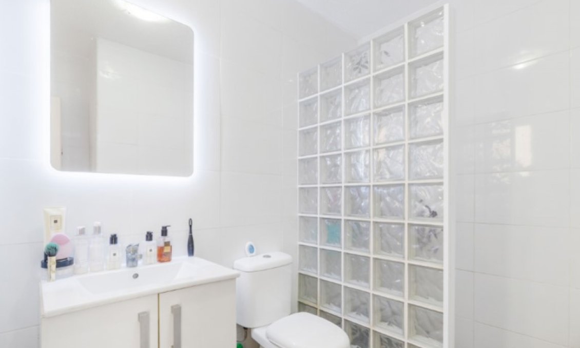 Használt Ingatlanok - Sorház -
Torrevieja - Costa Blanca