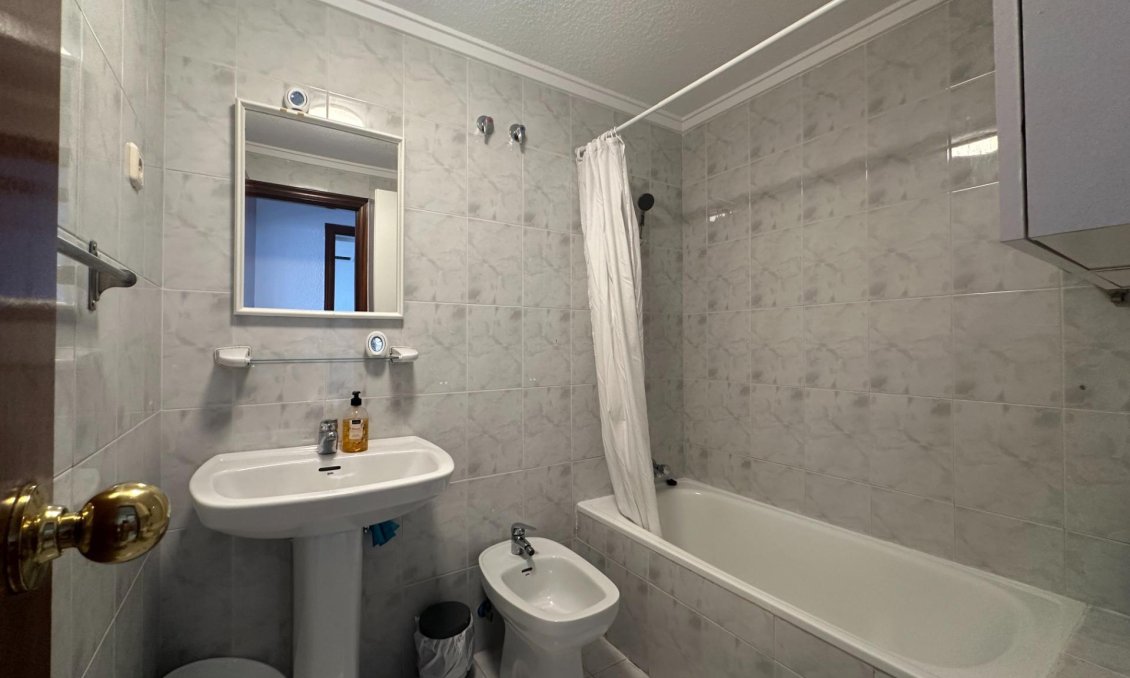 Használt Ingatlanok - Apartman -
Torrevieja - Centrum