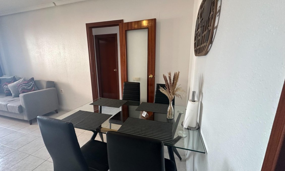 Használt Ingatlanok - Apartman -
Torrevieja - Centrum