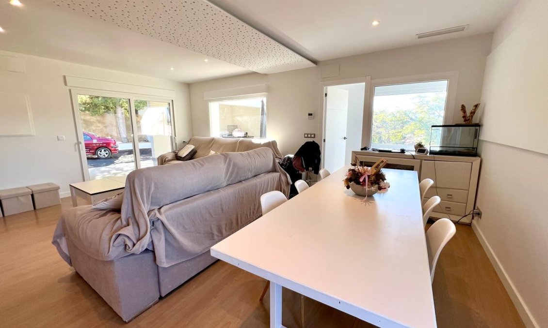 Használt Ingatlanok - Villa -
Elda - Inland