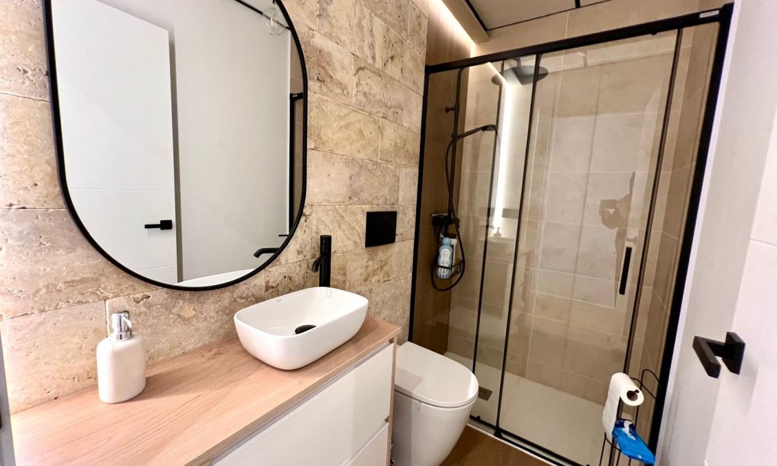 Használt Ingatlanok - Villa -
Elda - Inland