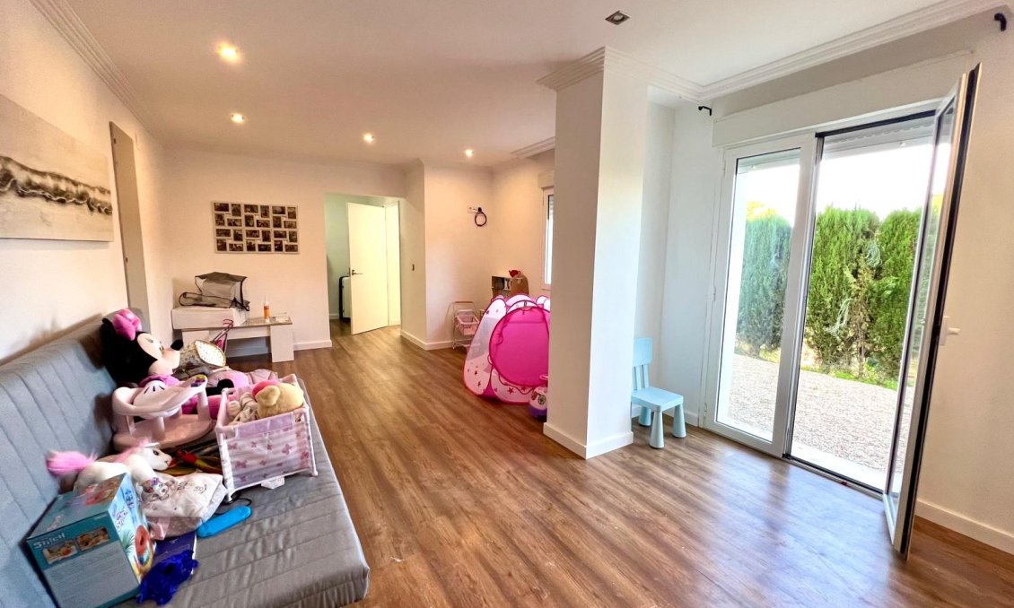 Használt Ingatlanok - Villa -
Elda - Inland