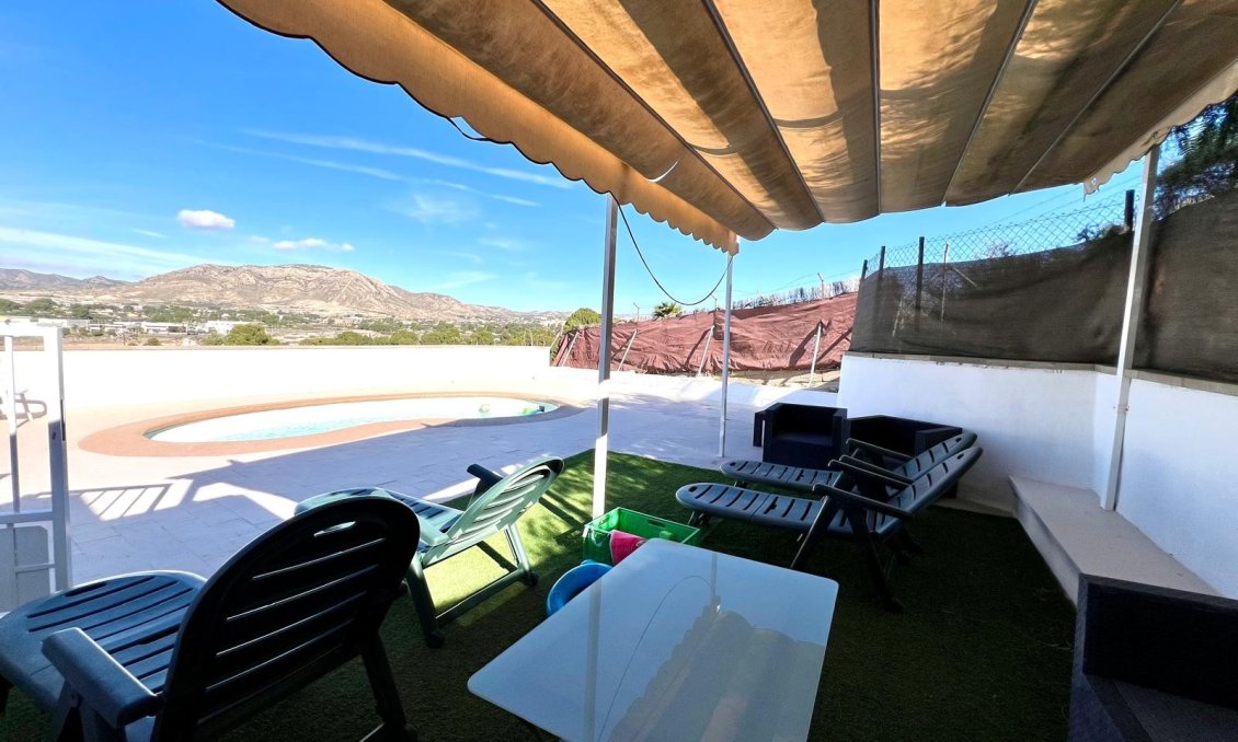 Használt Ingatlanok - Villa -
Elda - Inland