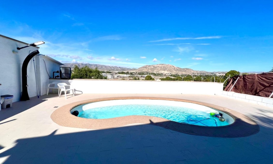 Használt Ingatlanok - Villa -
Elda - Inland