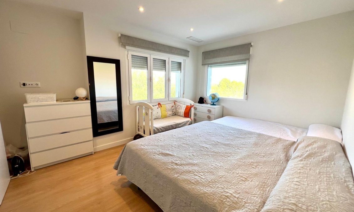 Használt Ingatlanok - Villa -
Elda - Inland