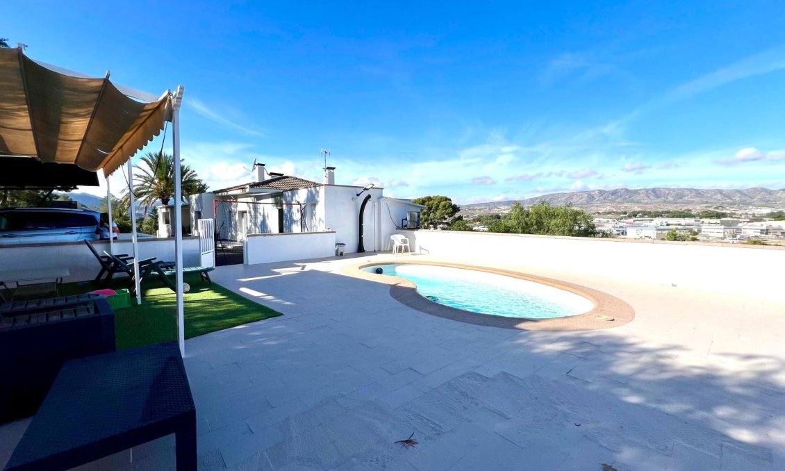 Használt Ingatlanok - Villa -
Elda - Inland