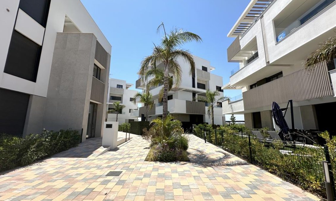 Segunda mano - Apartamento -
Santa Rosalia Resort - Inland