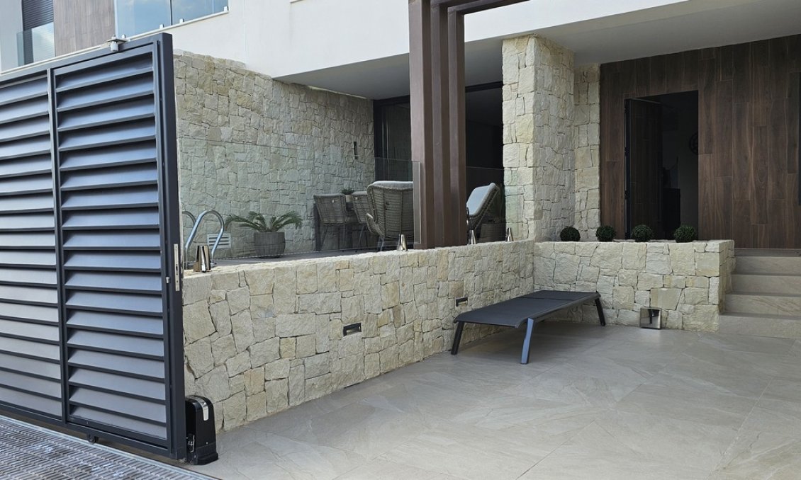 Segunda mano - Villa -
Dolores - Sector 4