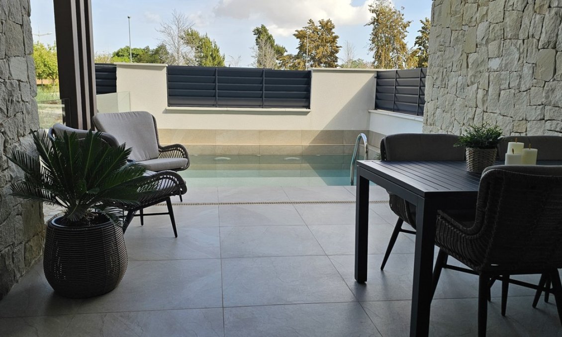 Segunda mano - Villa -
Dolores - Sector 4