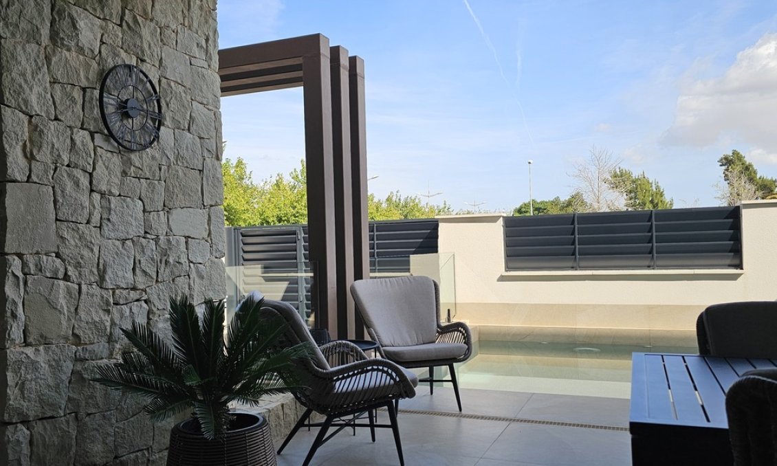 Segunda mano - Villa -
Dolores - Sector 4