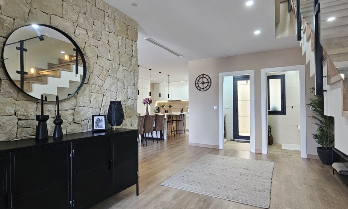 Segunda mano - Villa -
Dolores - Sector 4