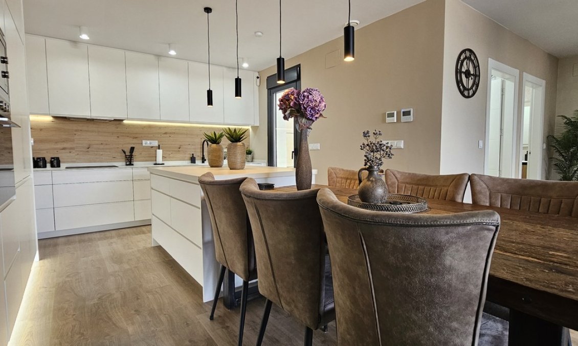 Segunda mano - Villa -
Dolores - Sector 4