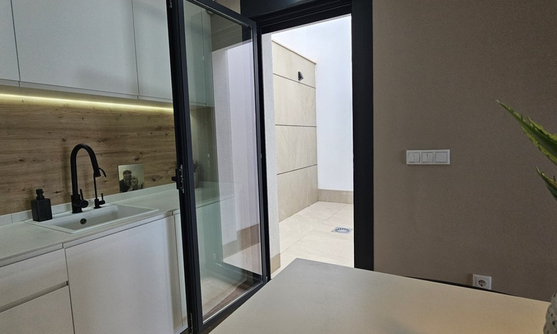 Segunda mano - Villa -
Dolores - Sector 4