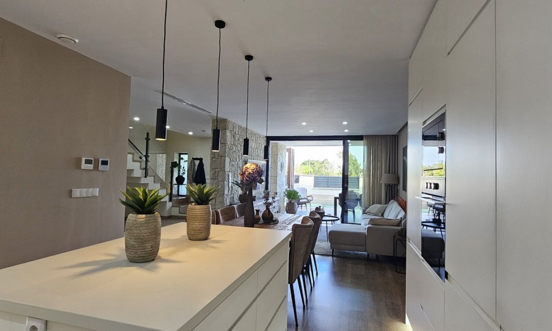 Segunda mano - Villa -
Dolores - Sector 4