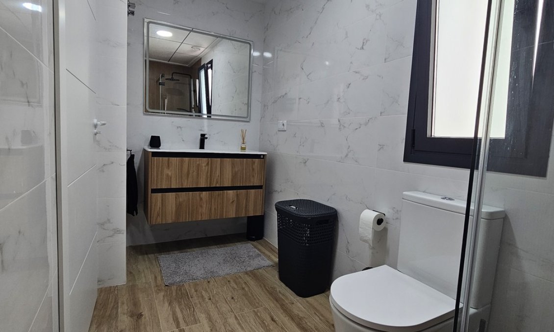 Segunda mano - Villa -
Dolores - Sector 4