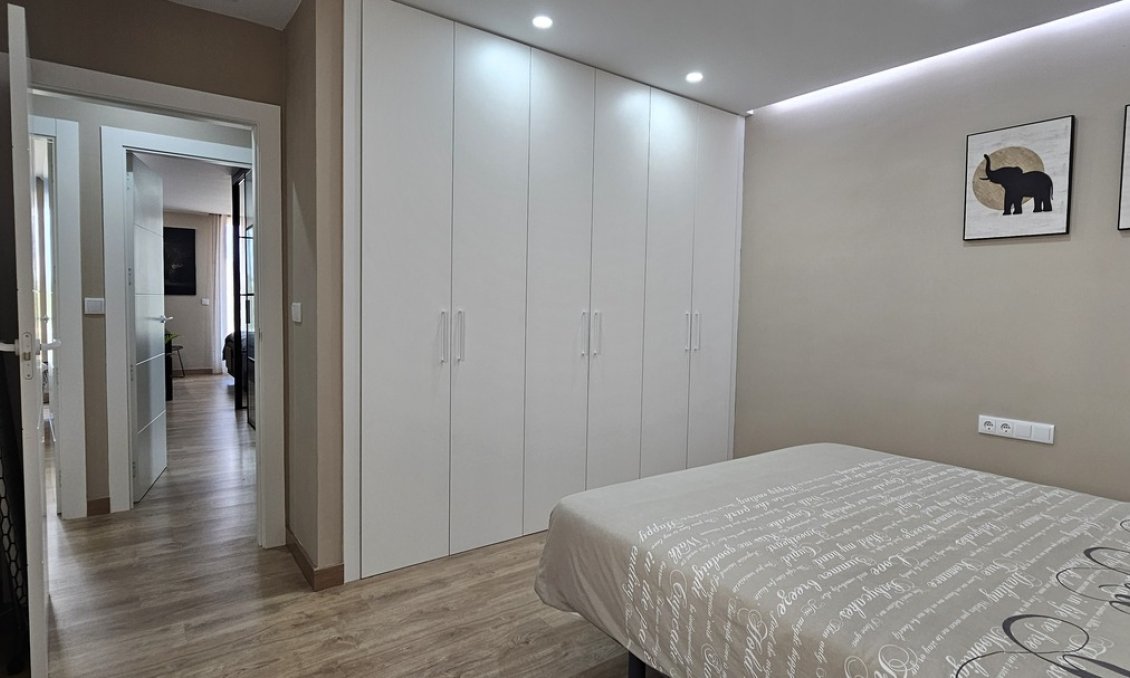 Segunda mano - Villa -
Dolores - Sector 4