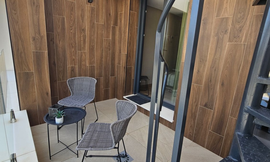 Segunda mano - Villa -
Dolores - Sector 4