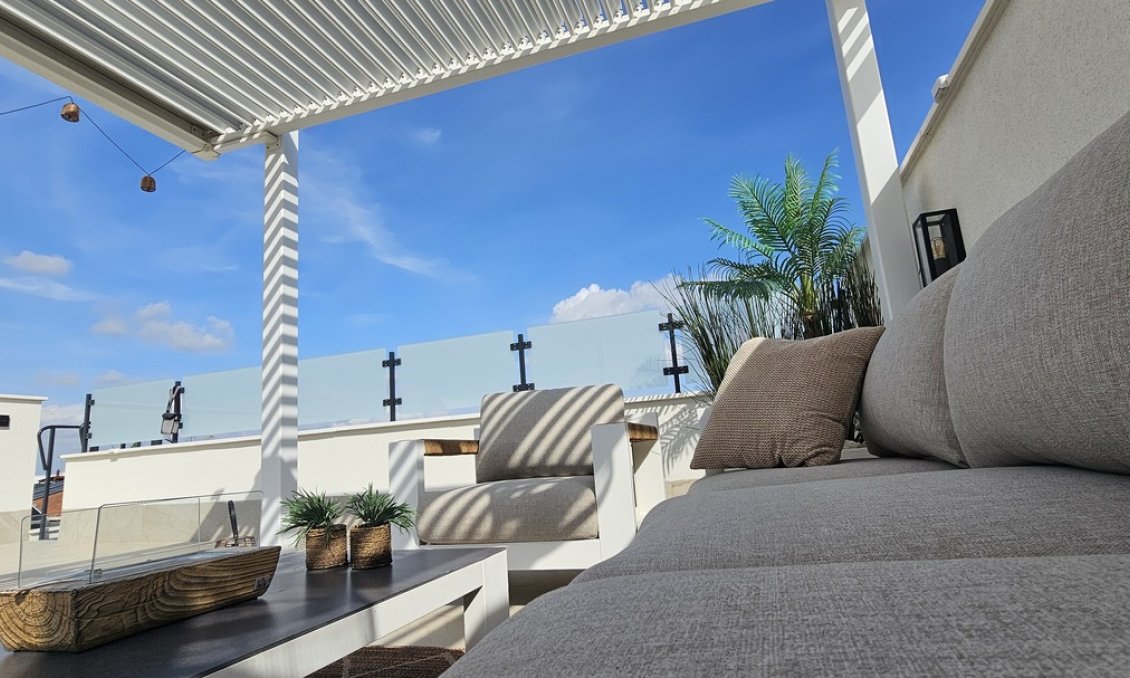 Segunda mano - Villa -
Dolores - Sector 4