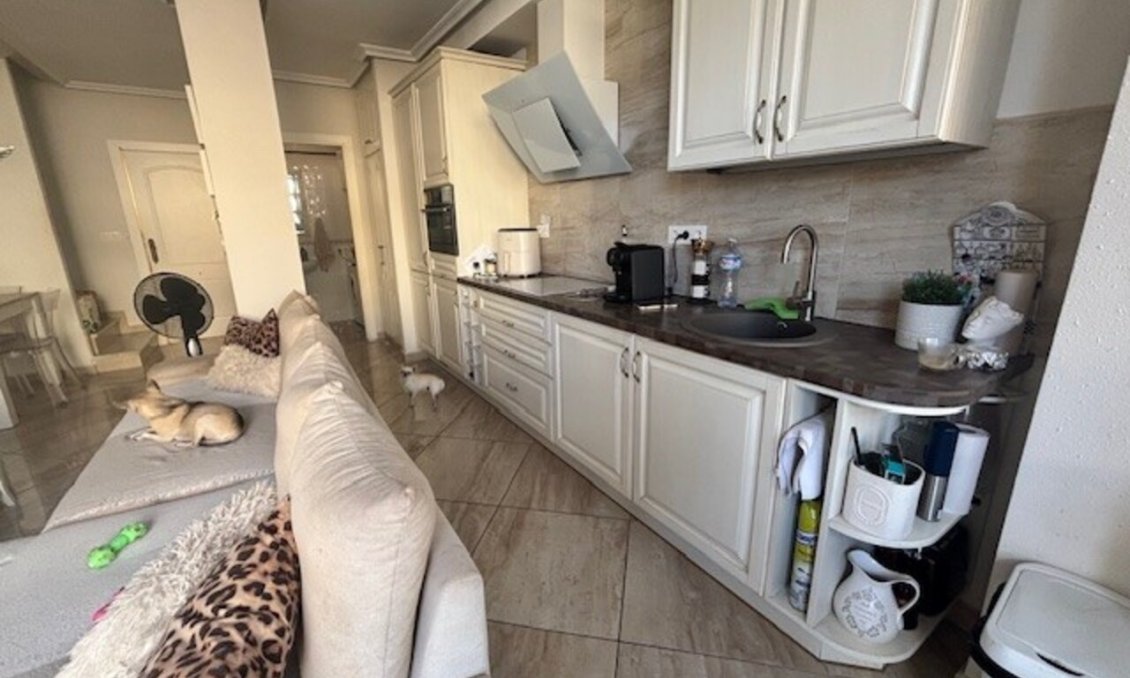 Segunda mano - Duplex -
La Florida - Inland