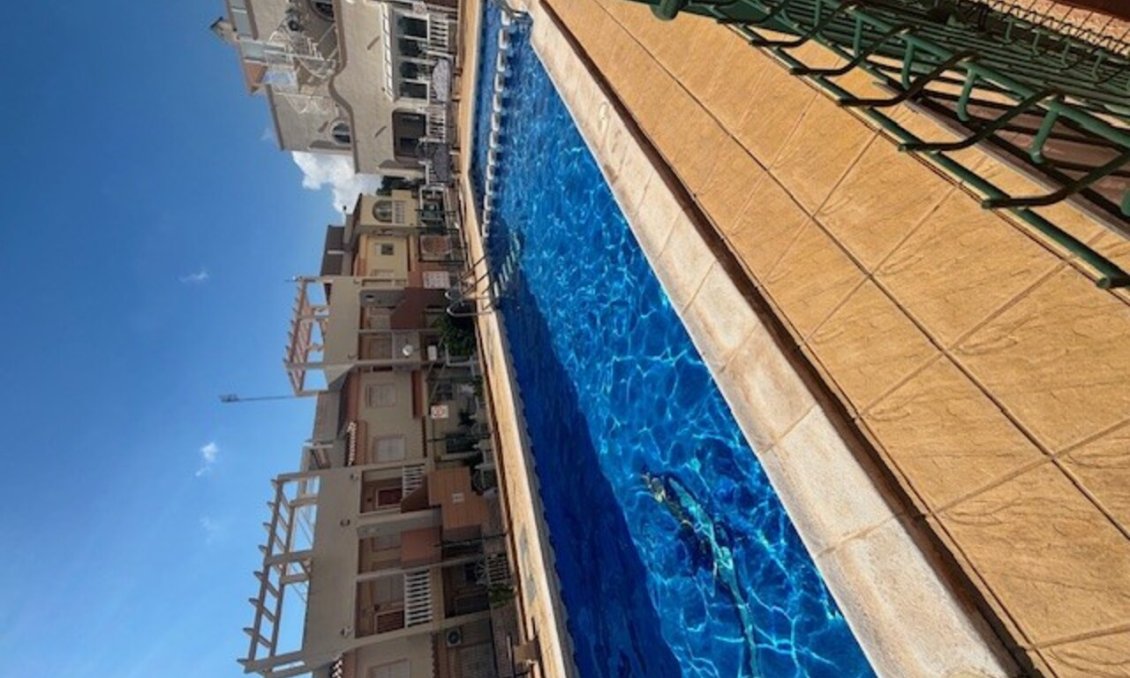 Segunda mano - Duplex -
La Florida - Inland