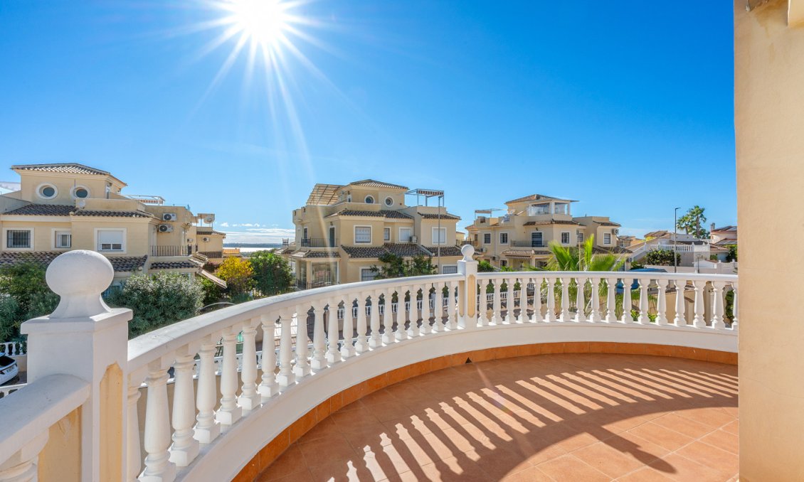 Segunda mano - Villa -
Rojales - Inland