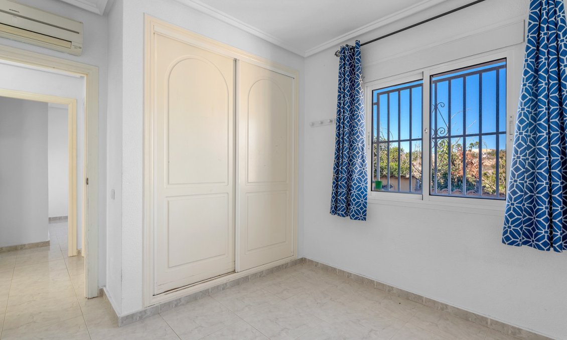 Segunda mano - Villa -
Rojales - Inland