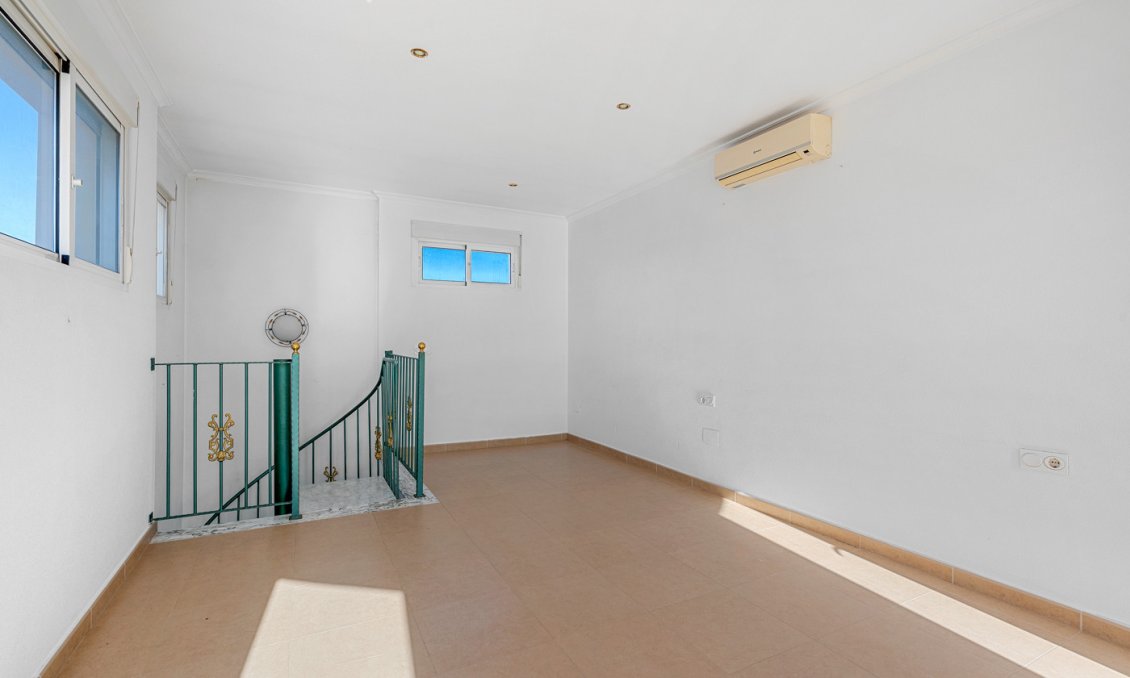 Segunda mano - Villa -
Rojales - Inland