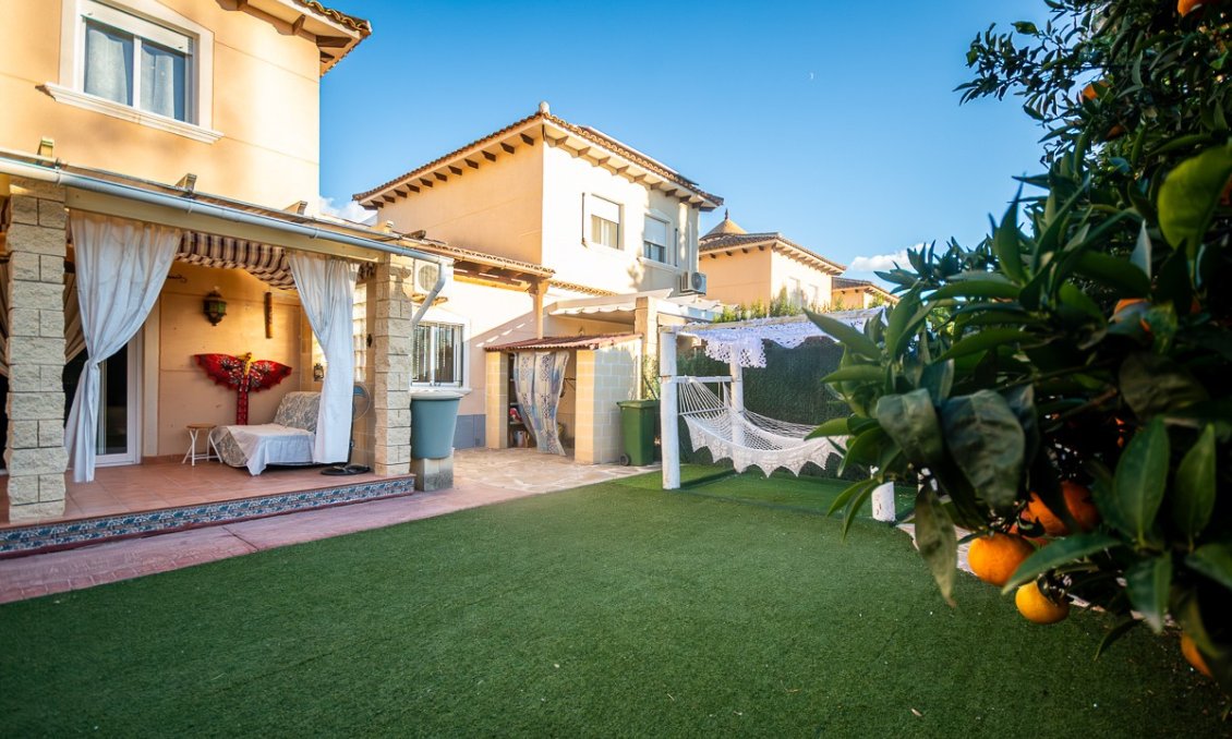 Segunda mano - Villa -
Orihuela - Inland