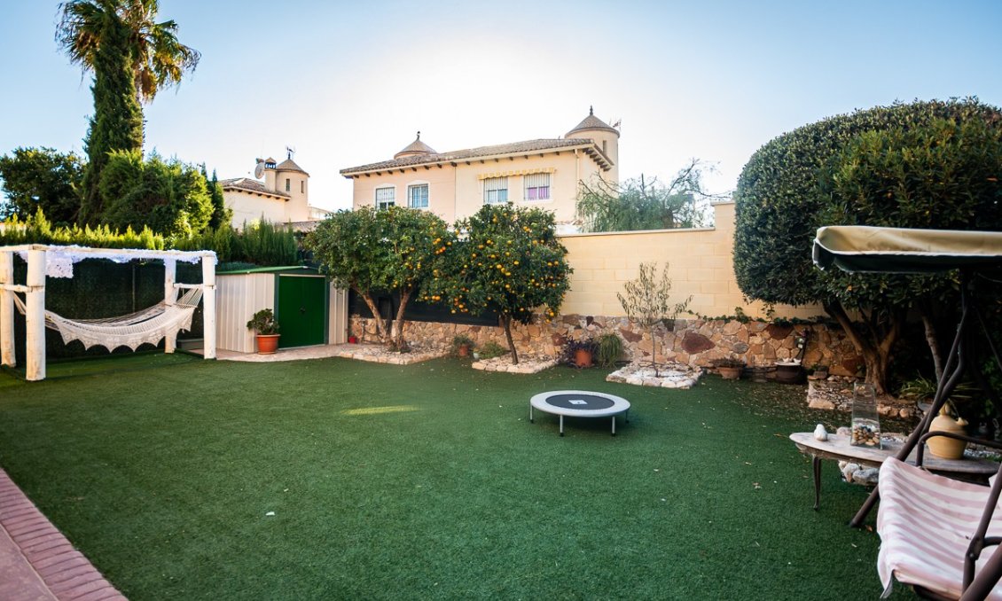 Segunda mano - Villa -
Orihuela - Inland