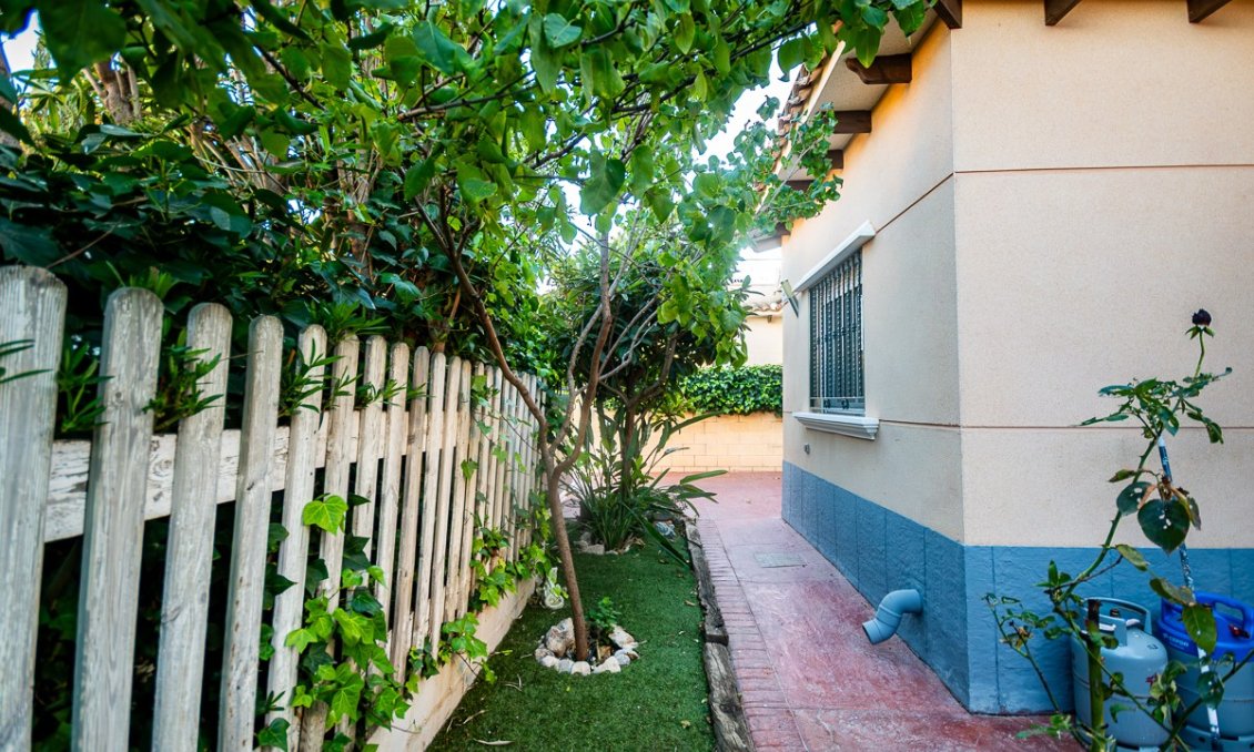 Segunda mano - Villa -
Orihuela - Inland