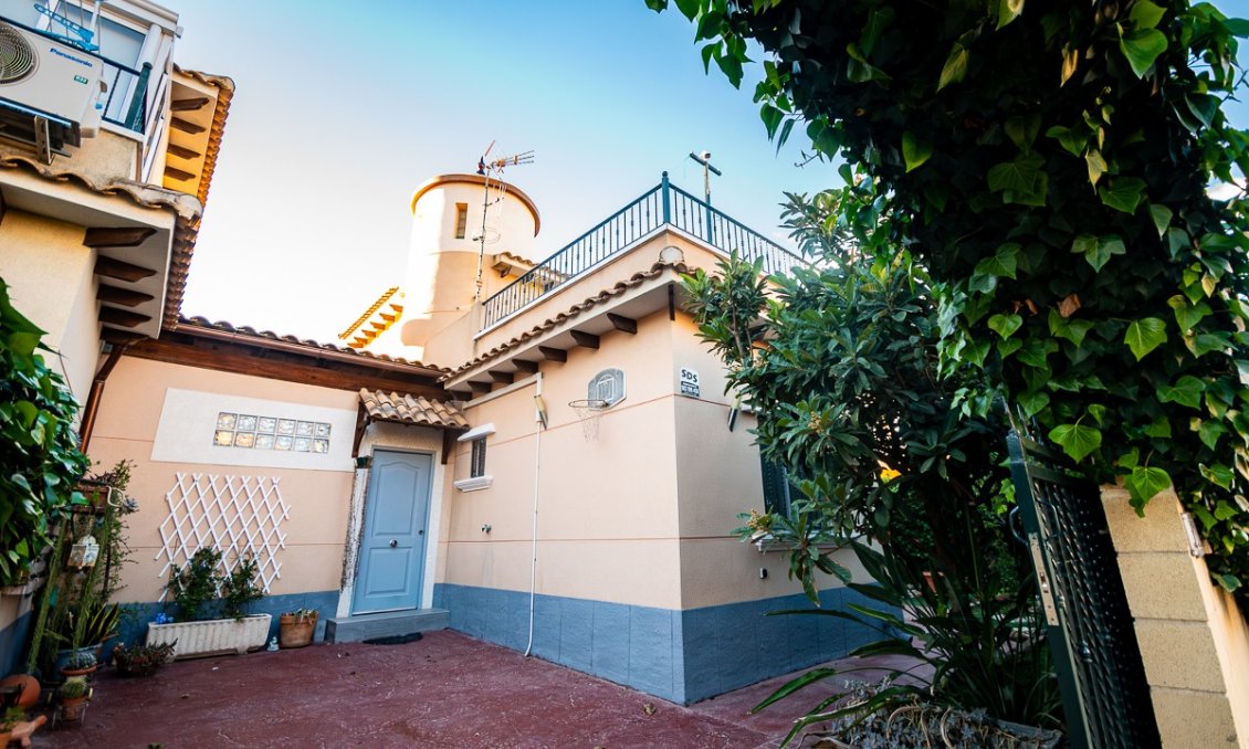 Segunda mano - Villa -
Orihuela - Inland