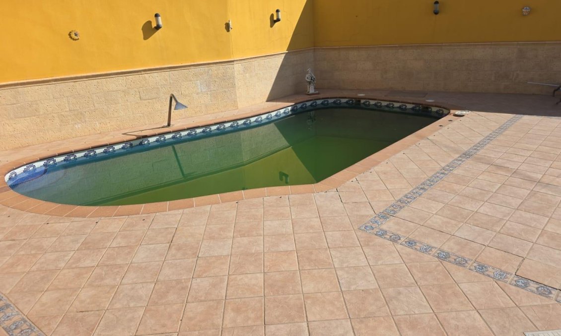 Resale - Villa -
Pilar de la Horadada